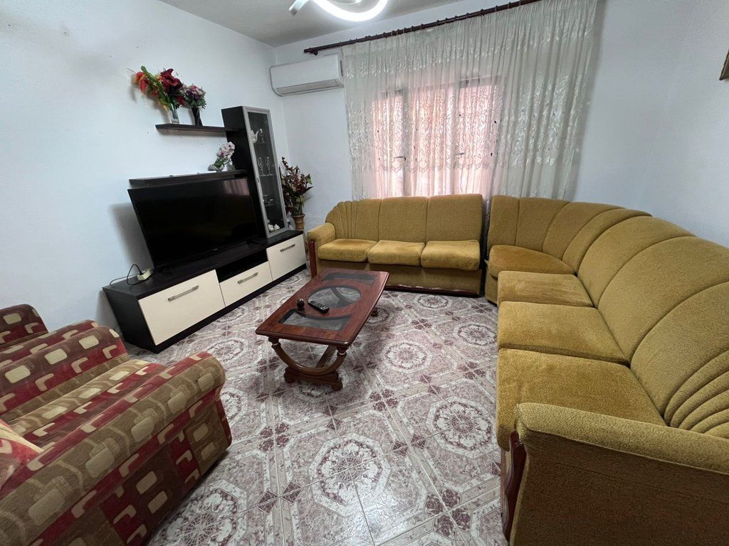 Qera,Apartament 2+1, Ish Parku i Autobuzeve, Tiranë