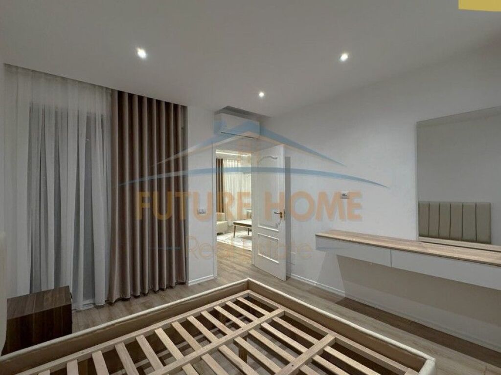 Shitet, Apartament 1+1, Rruga Fortuzi