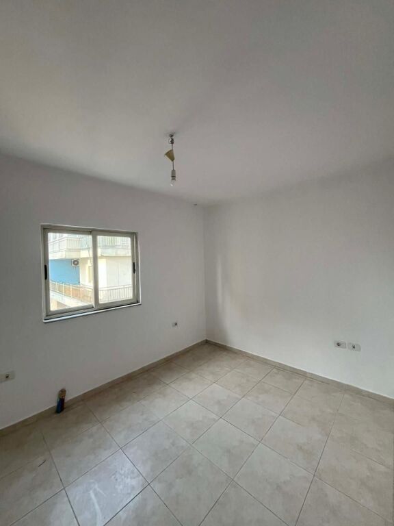 🏢Ish Fusha Aviacionit,prane Bar Agron jepet me qera apartament 2+1,pjeserisht i mobiluar 55,000Leke