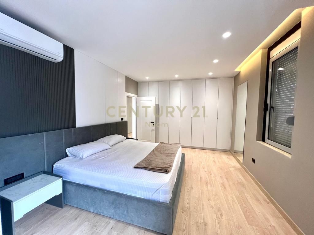 Rent, Kodra e Diellit, Modern Apartment 3+1+2 with Parking Space