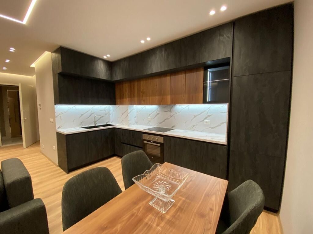 For rent 1+1 at Foleja e Gjelber near Zogu te Zi 700€