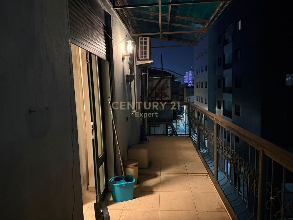 Shesim apartament 2+1 në Rruga e Durrësit, Tirana