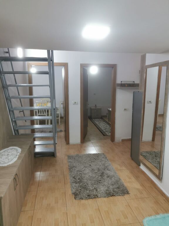 🏢Zogu I Boulevard, a 1+1 well-furnished apartment is for rent. 55,000Leke (negotiable)