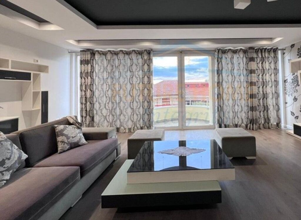 Qera, Shtëpi Private 2-Katëshe, Porcelan, Tiranë.