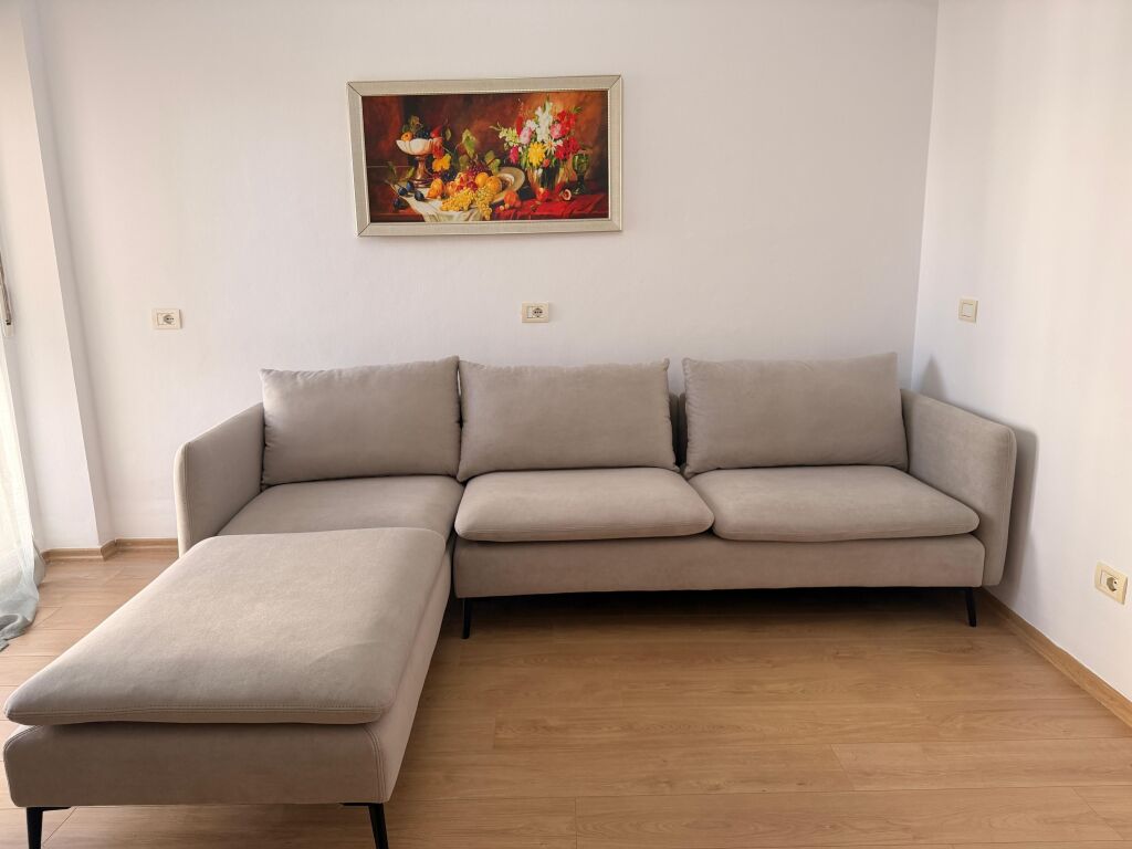 For rent 2+1 apartment near Eftali Koçi School.