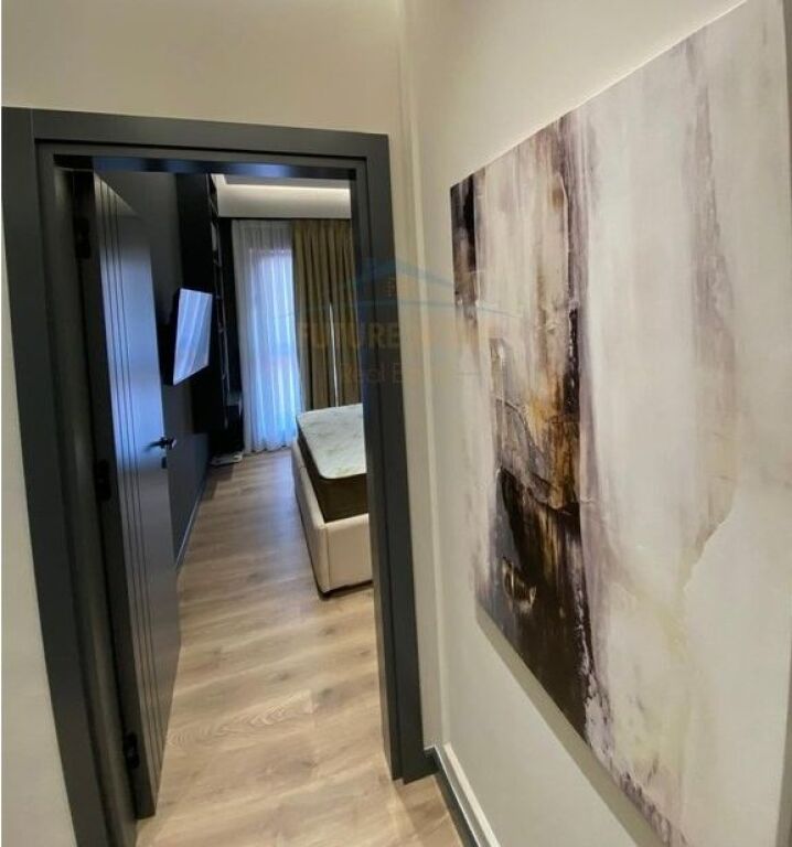 Affitto, Appartamento 1+1, Via Kavajes, Tirana.