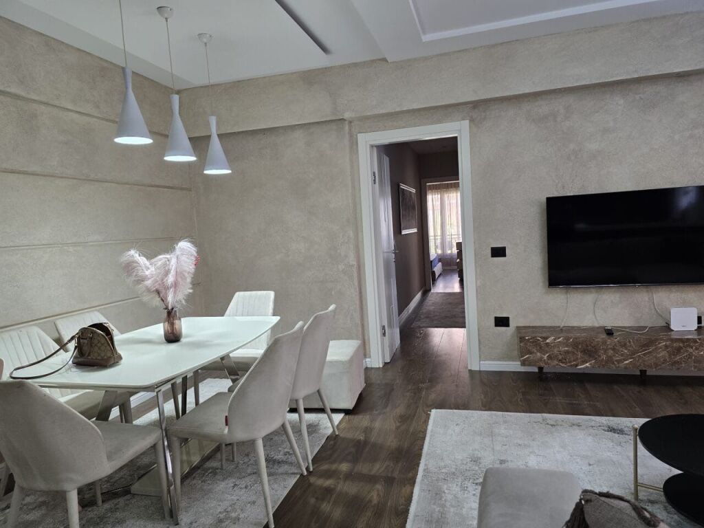 Appartamento in affitto 3+1+2+1 posto a Delijorgji