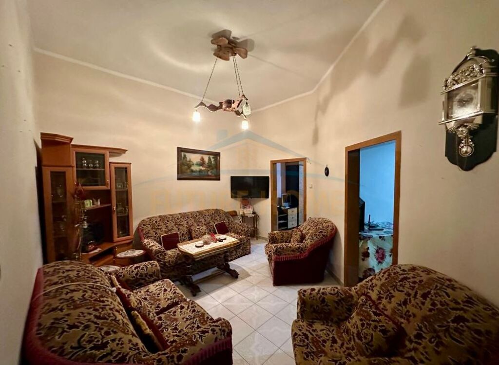 Affitto, Appartamento 3+1, Shallvaret, Tirana