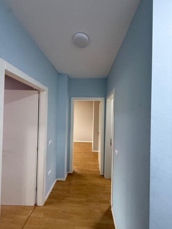 Ambient me qira per zyra - Rruga e Kavajes