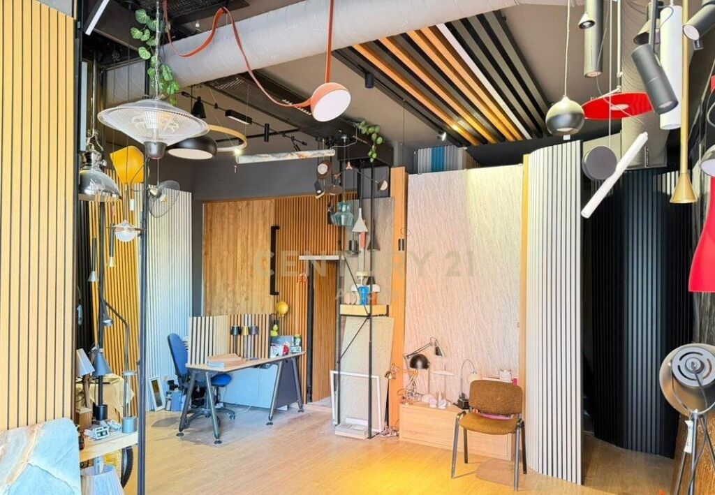 Unità commerciale in affitto, Margarita Tutulani