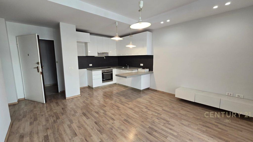 APARTAMENT 1+1 TEK KOMPLEKSI DELIJORGJI!