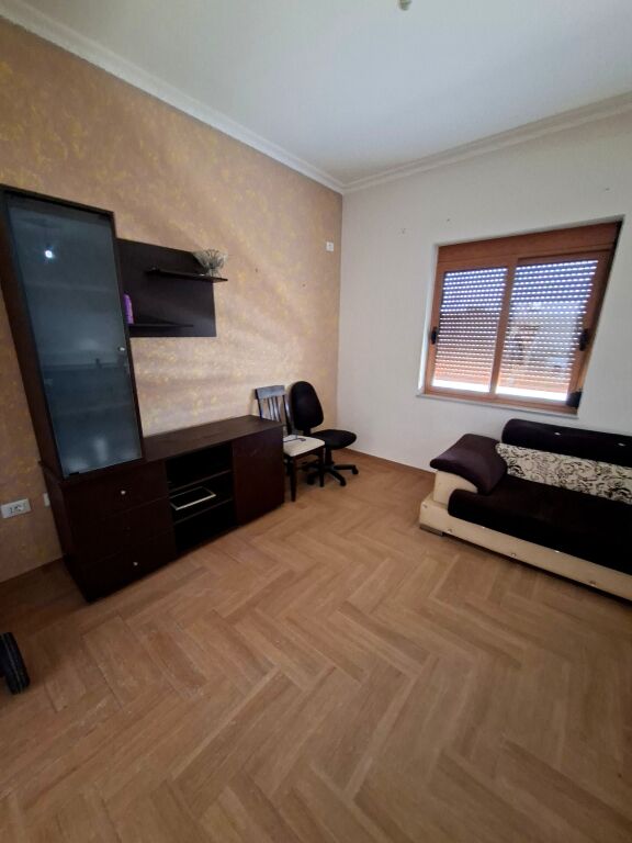 APARTAMENT 3+1+2 ME QIRA KODRA E PRIFTIT