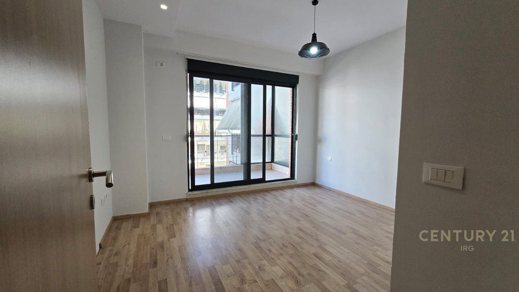 APARTAMENT 1+1 TEK KOMPLEKSI DELIJORGJI!
