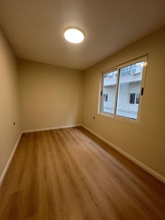 Apartamemt 3+1 per shitje prane kodres se diellit tek fondacioni eleonore