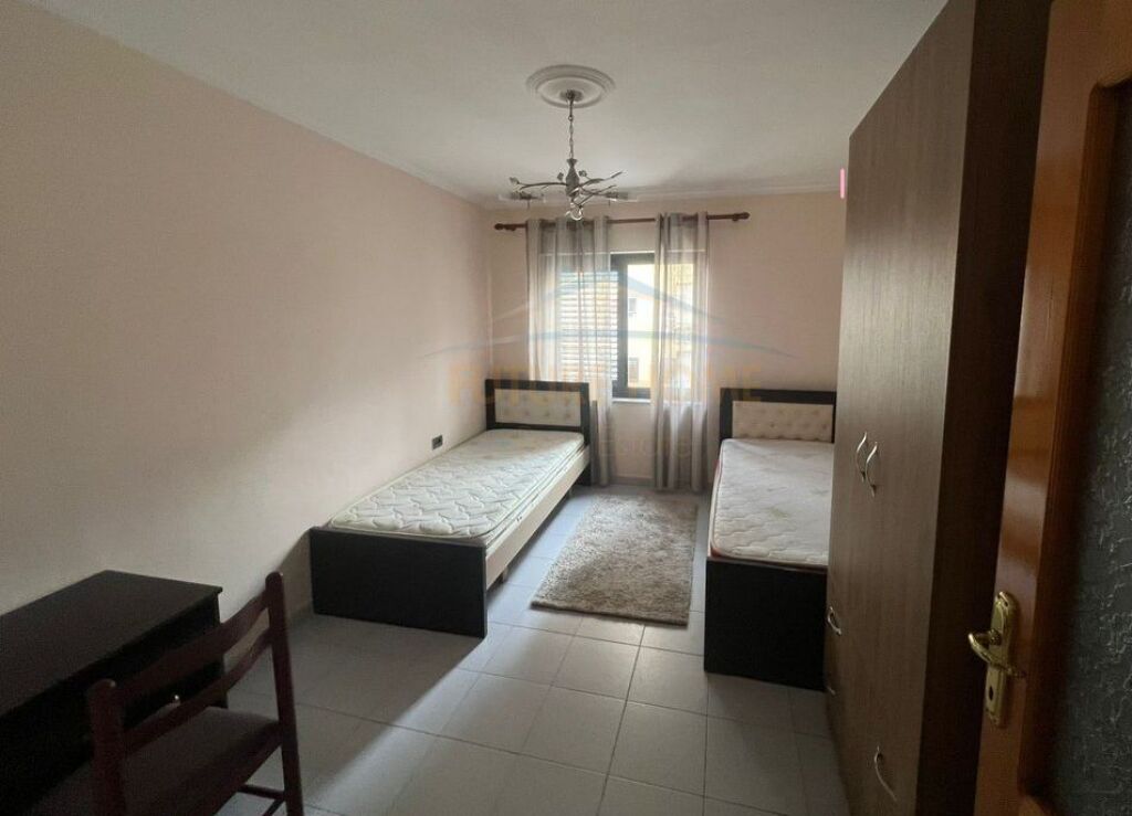 JEPET ME QERA APARTAMENT 2+1 TEK PAZARI I RI