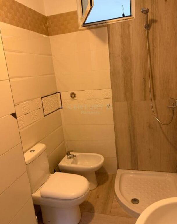 Jepet me qera apartament 2+1+2