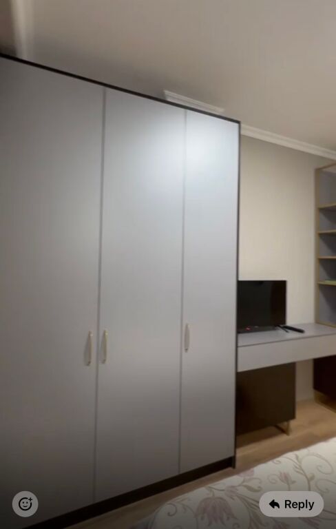 1+1, arredato a foleja e gjelber, zog i zi, 700 euro