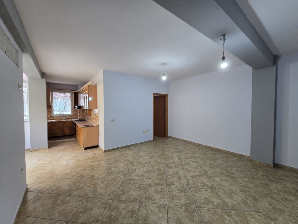 Appartamento 2+1+2 in vendita Eleonora (Komuna Parisit)