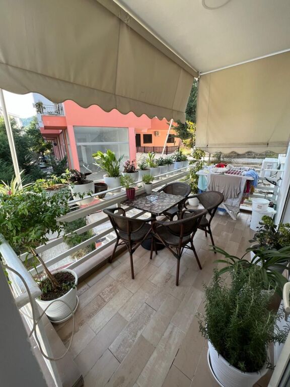 For rent 2+2 + parking furnished dry lake 900 eu