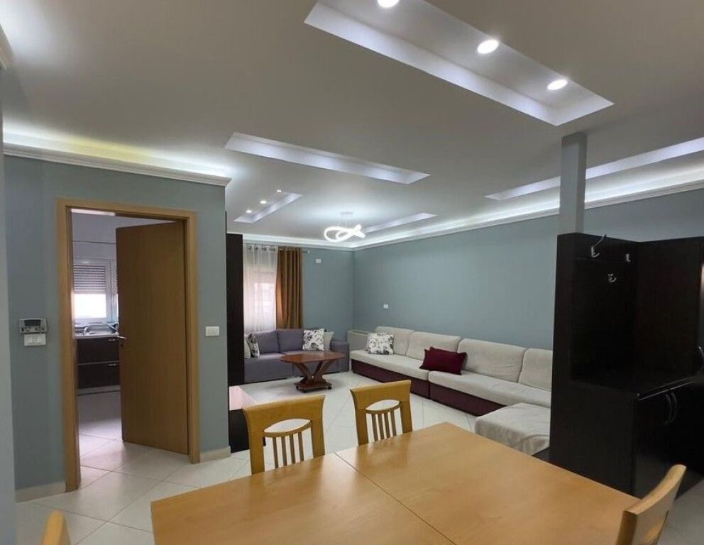 Qira, Apartament 2+1+2 Me Post Parkimi në Astir