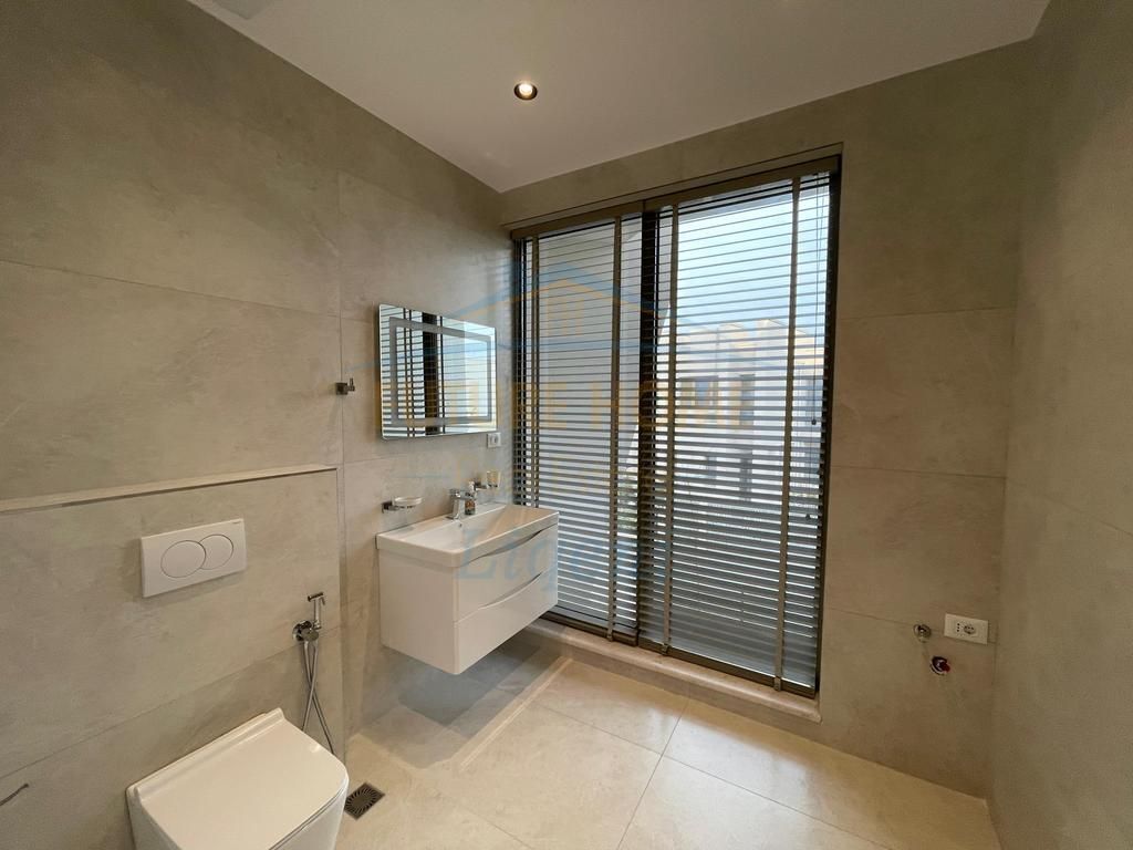 Affitto, Villa su 3 piani, Green Valley, Lago Secco, Tirana