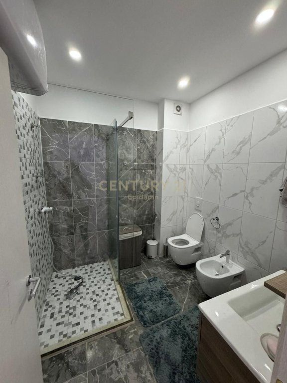 Apartament 2+1 me Qira tek Rruga e re e Portit, Durrës!