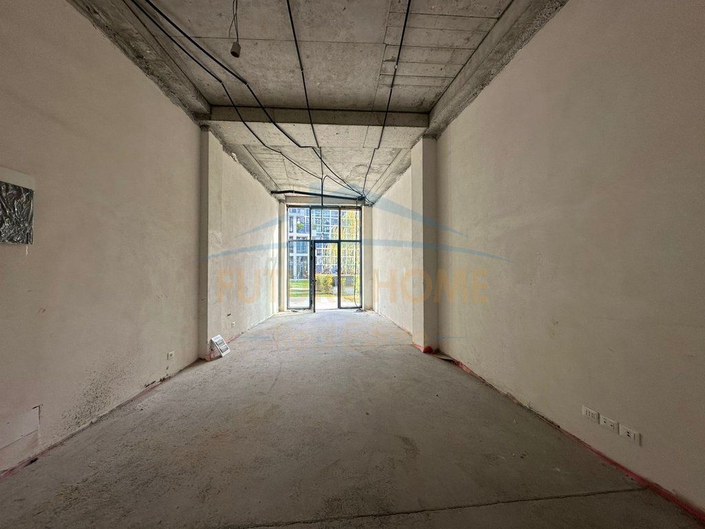 Vendita, Spazio Commerciale, Lake View Residence