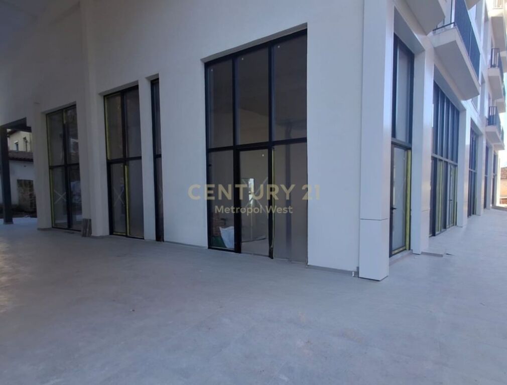 Jepet me qera ambient komercial