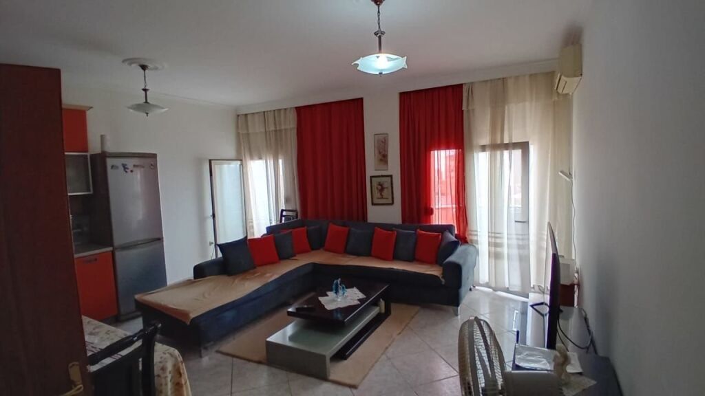 APARTAMENT ME QERA 2+1 KINOSTUDIO 50.000 LEKE