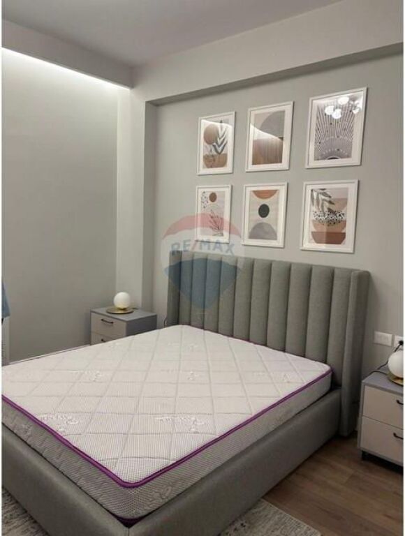 Apartment - For Rent - Botanical Garden, Tirana