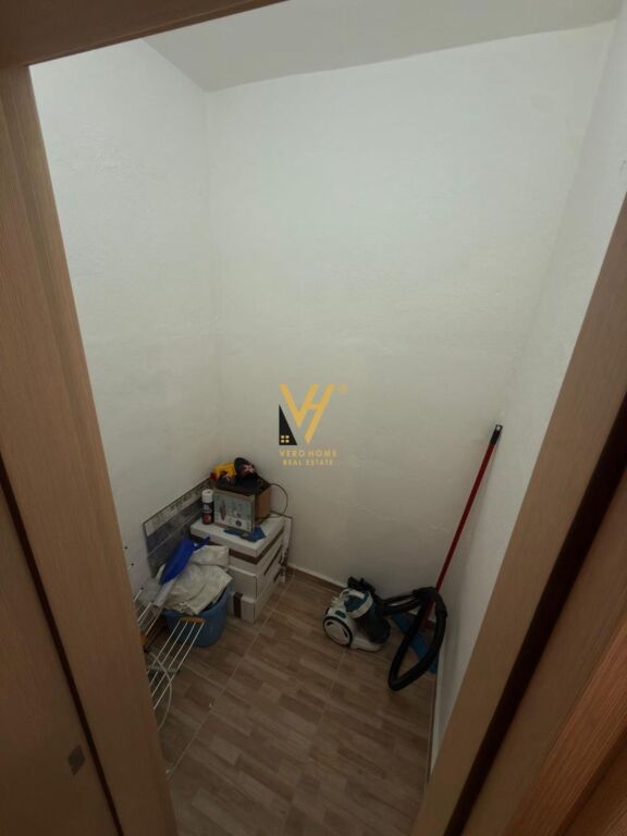 JEPET APARTAMENT 1+1 ME QERA TE MYSLYM SHYRI 45.000 LEKE