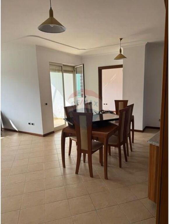 Zyrë - Për Qira - Rruga e Kosovarëve, Tiranë