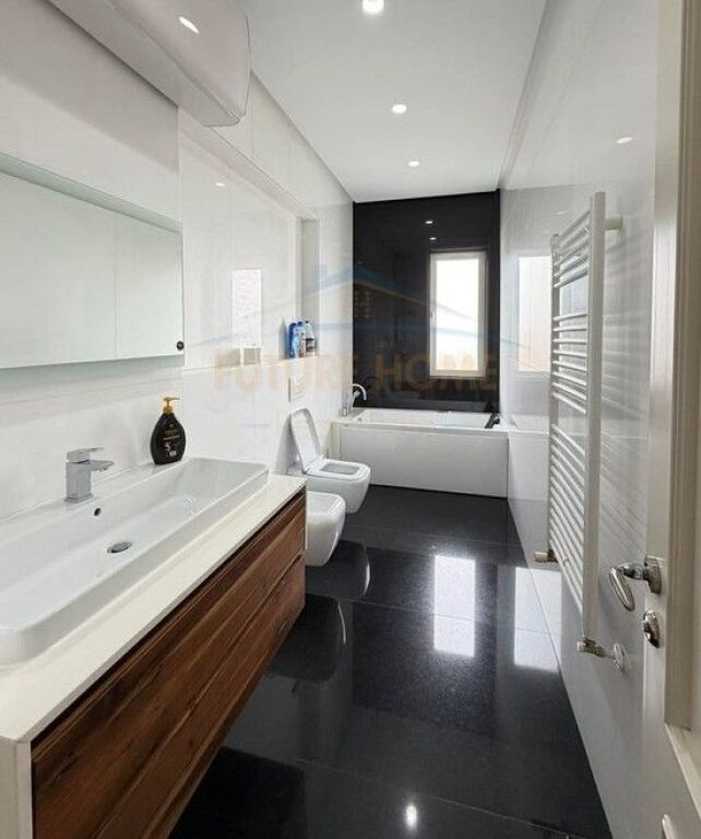 Qera, Apartament 2+1+2+Post Parkimi, Kopshti Botanik