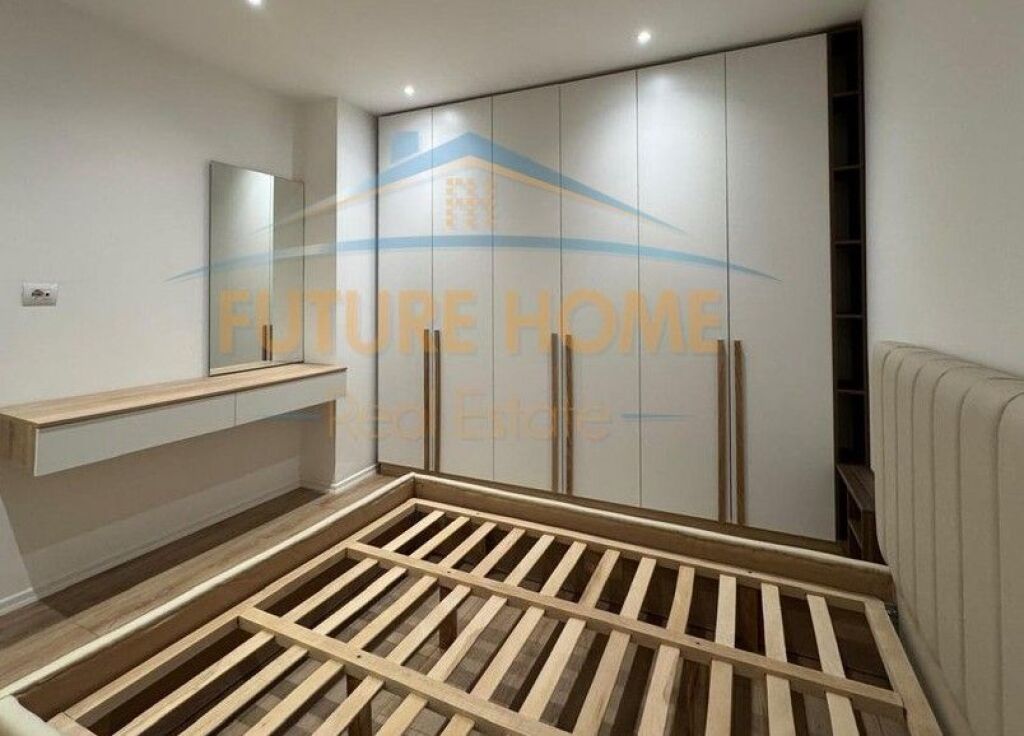 Shitet, Apartament 1+1, Rruga Fortuzi