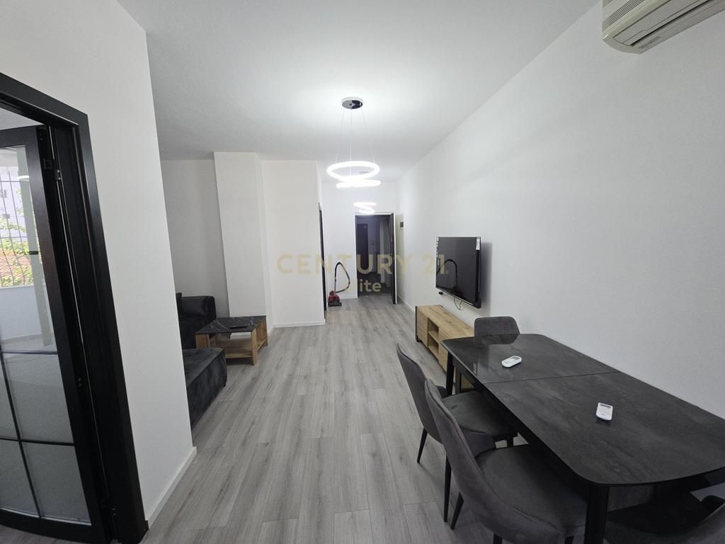 Qira, Apartament 1+1, Bulevardi Zogu i Pare 650 € /Muaj
