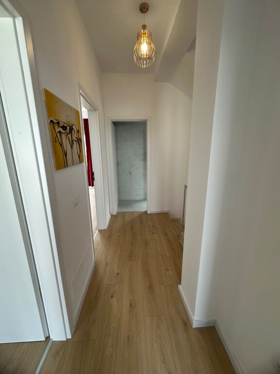 Jepet me qira vile 3 kateshe ne Farke me 2 poste 🅿️