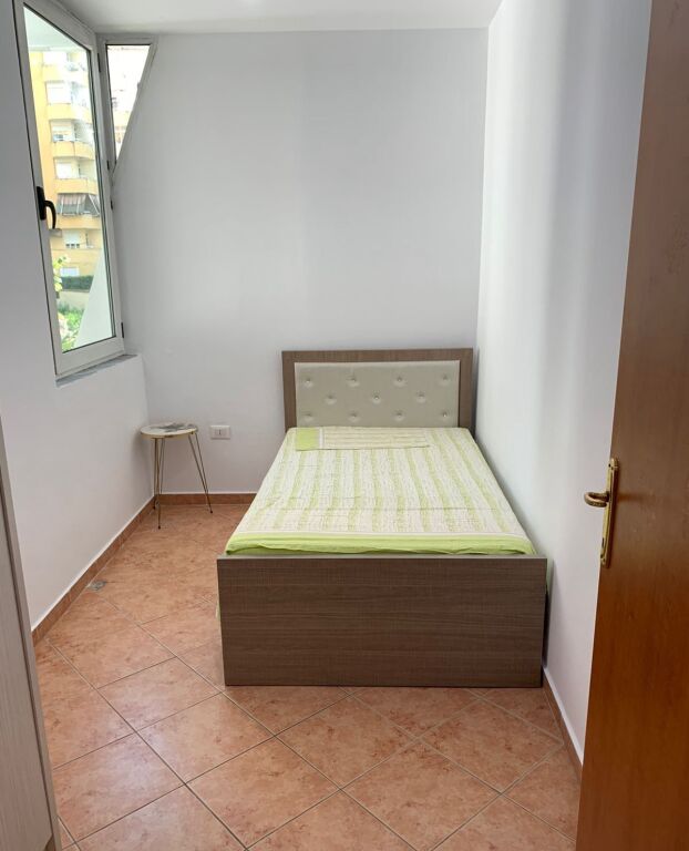 Jepet me qera Apartamenti 2+1 , Komuna Parisit, Kompleksi KiKa 1 650 mije leke
