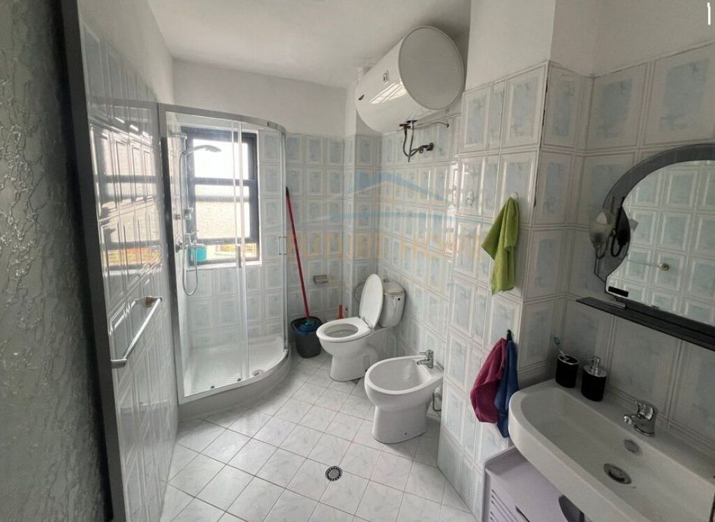 JEPET ME QERA APARTAMENT 2+1 TEK PAZARI I RI