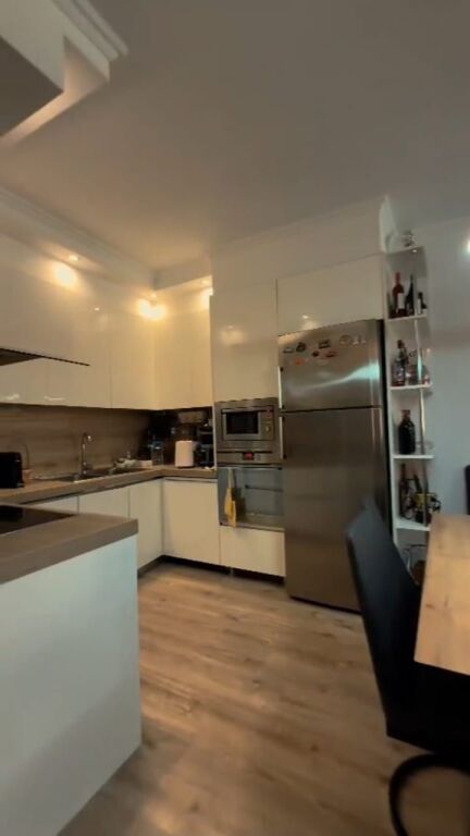 2+1,arredato ,100 m2 lordo,vicino al mercato Jata Astir,175 mila euro