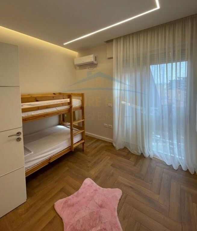 Qera , Apartament 2+1+Post Parkimi , Pazari i Ri