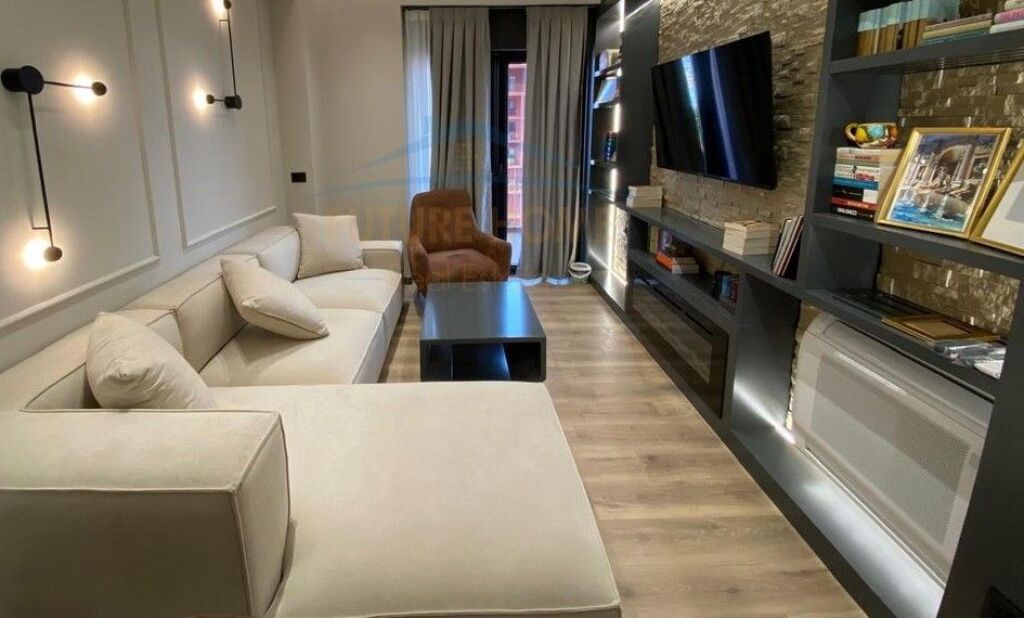 Affitto, Appartamento 1+1, Via Kavajes, Tirana.