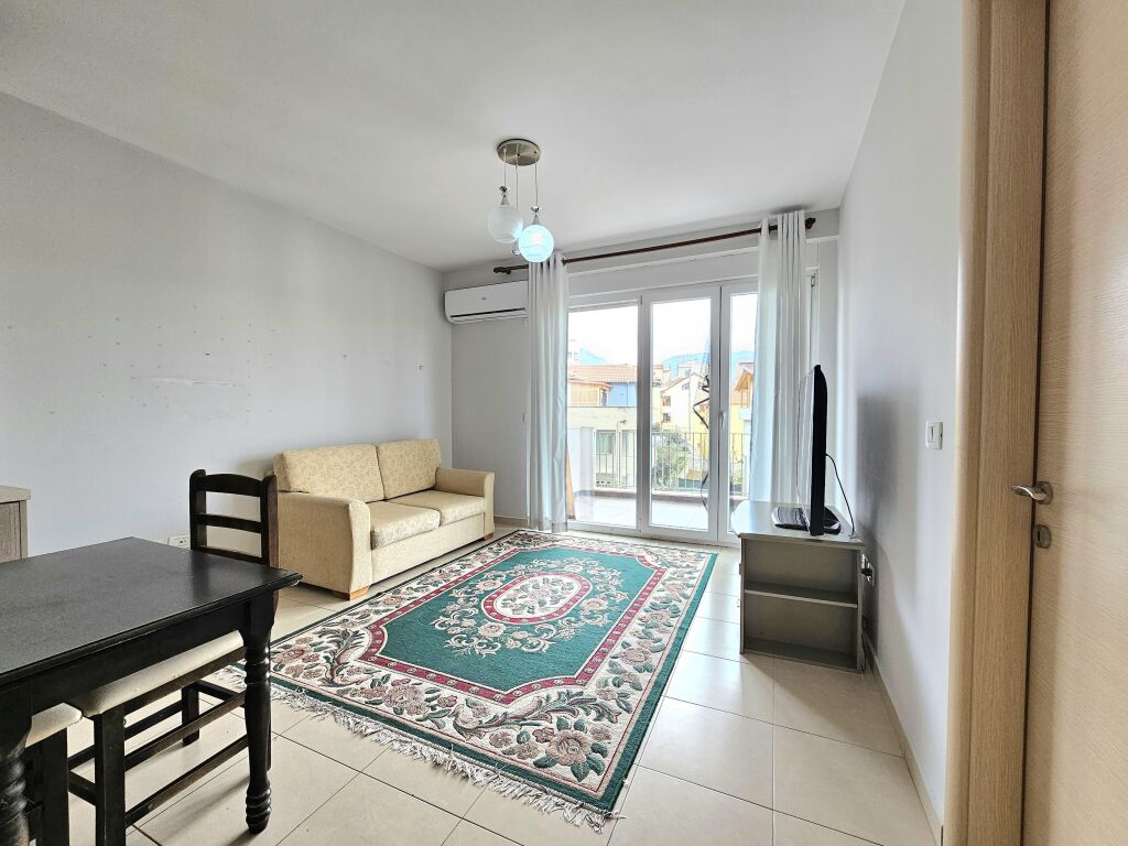 For Rent: 1+1 Apartment (Residence Ana – Qytet Studenti) K2, New Building with Elevator | Furnished, Air Conditioning | Bedroom with Parquet | Very Regular Layout