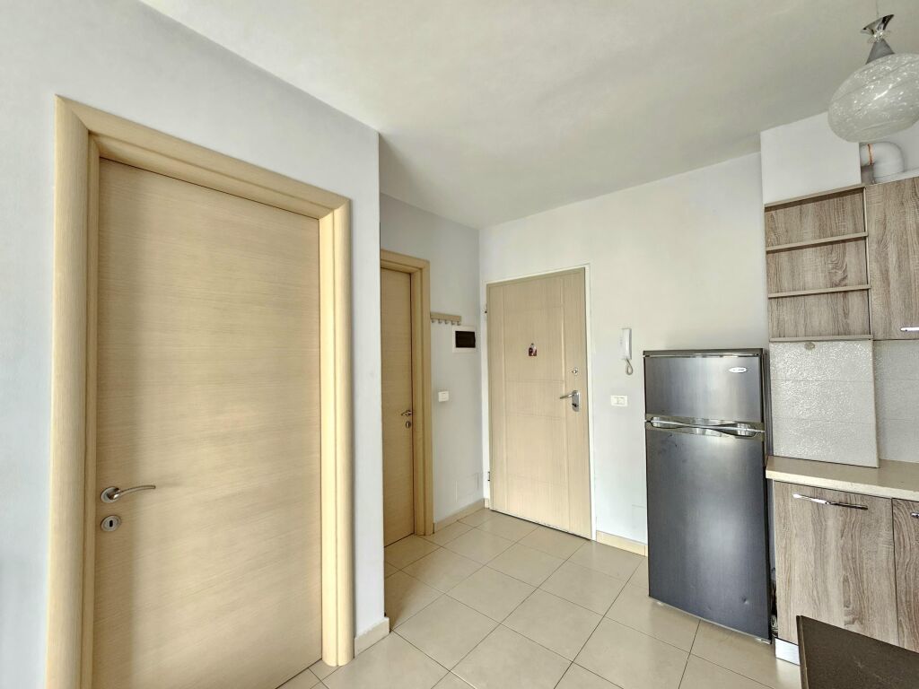 For Rent: 1+1 Apartment (Residence Ana – Qytet Studenti) K2, New Building with Elevator | Furnished, Air Conditioning | Bedroom with Parquet | Very Regular Layout