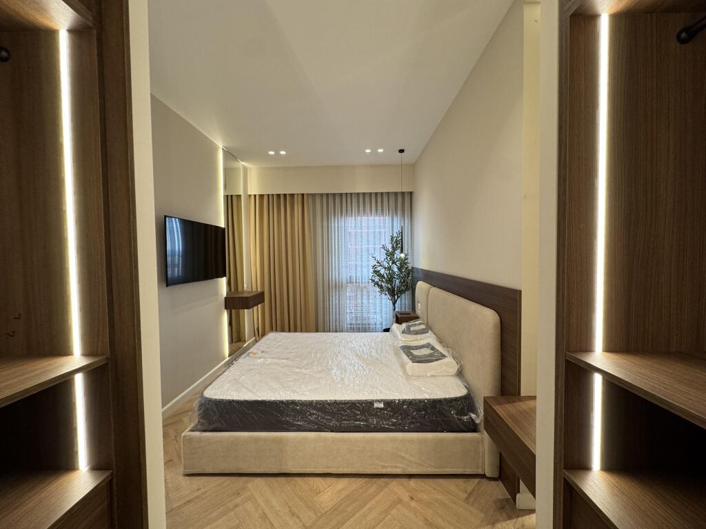 APARTAMENT MODERN PËR QIRA GARDEN BUILDING Rruga e Kavajes !