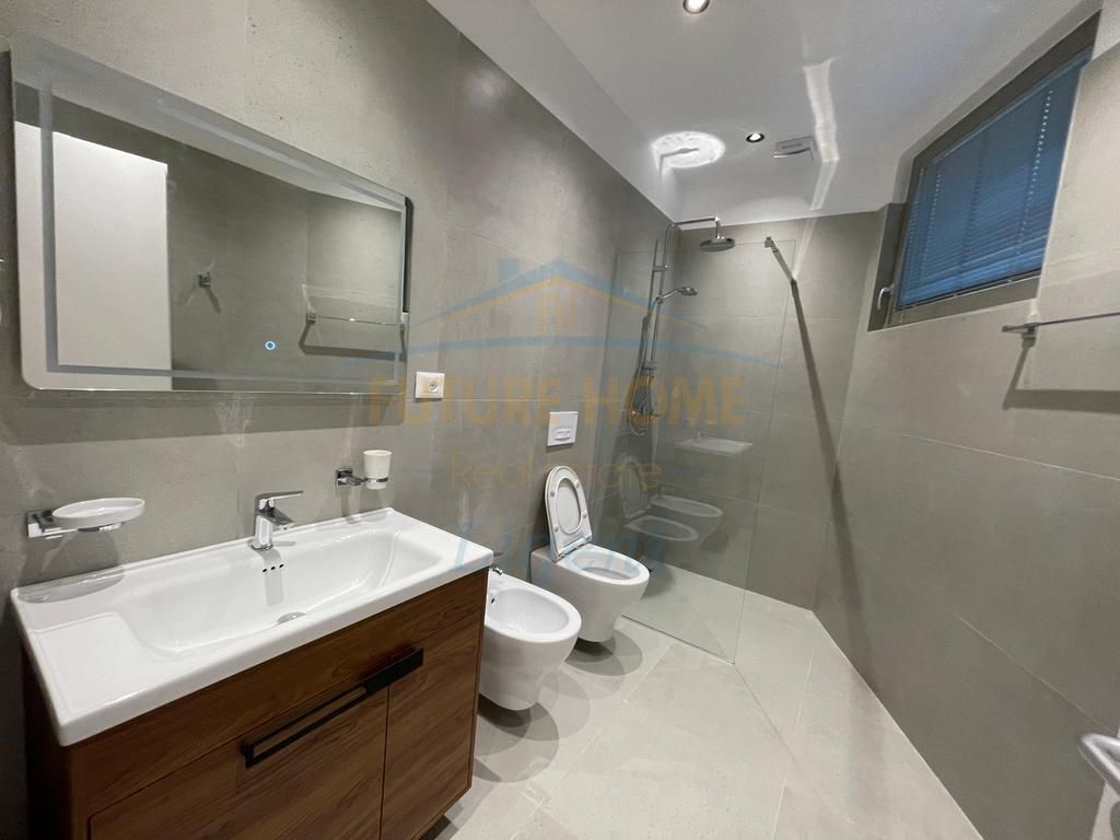 Affitto, Villa su 3 piani, Green Valley, Lago Secco, Tirana