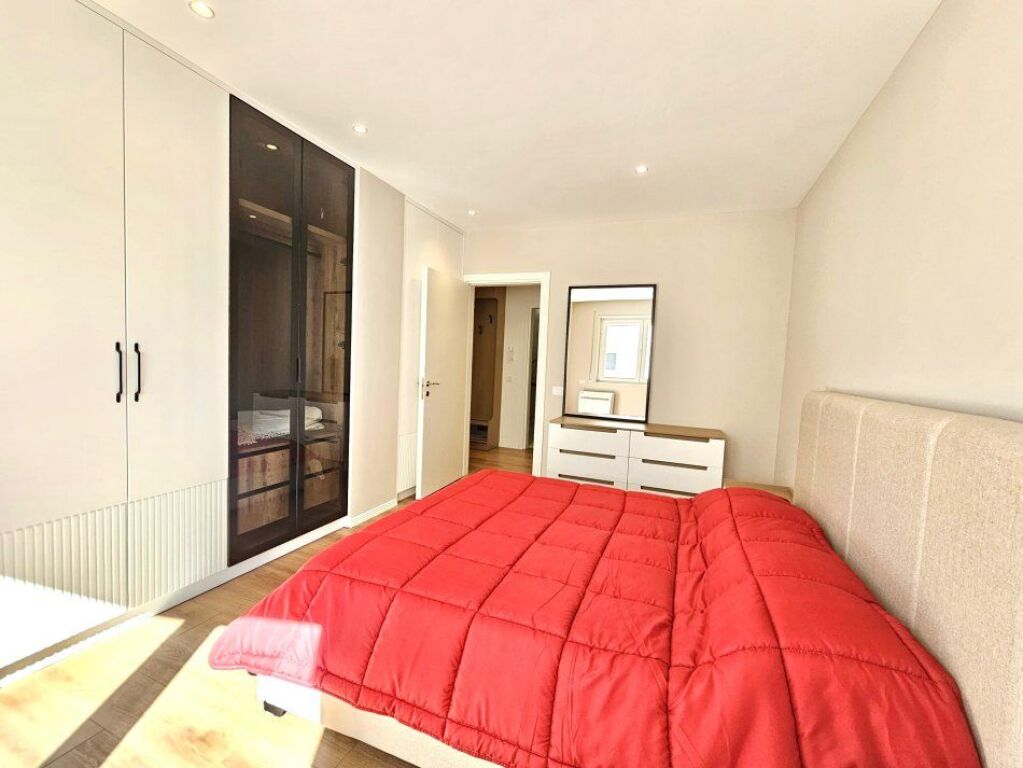 VENDESI APPARTAMENTO 2+1 VIA DURRESIT