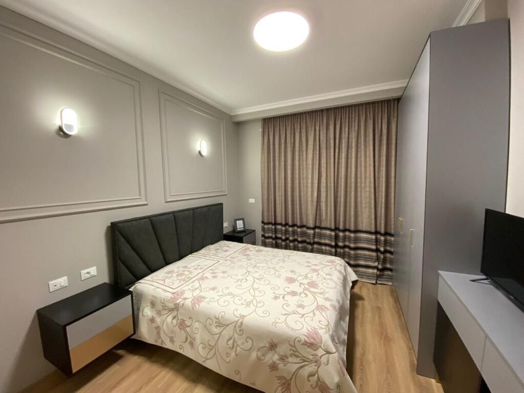 For rent 1+1 at Foleja e Gjelber near Zogu te Zi 700€