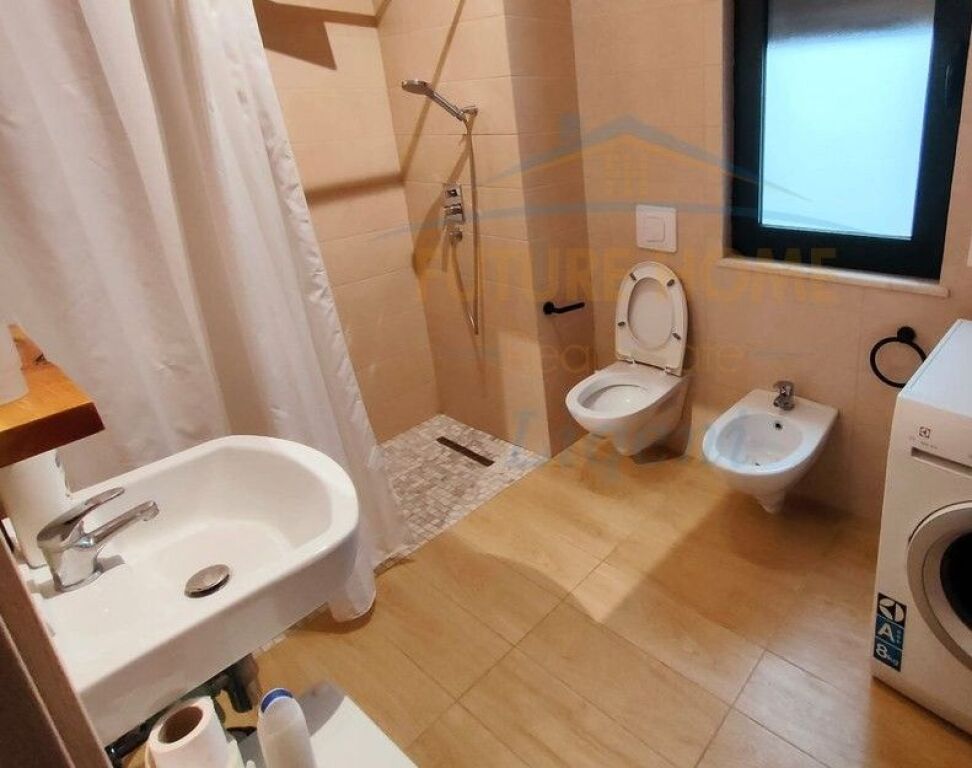 Shitet, Apartament 2+1, Green City, Tirane.