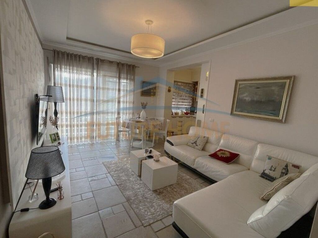 Shitet, Apartament 1+1, Rezidenca "Kodra e Diellit 1", Tiranë.