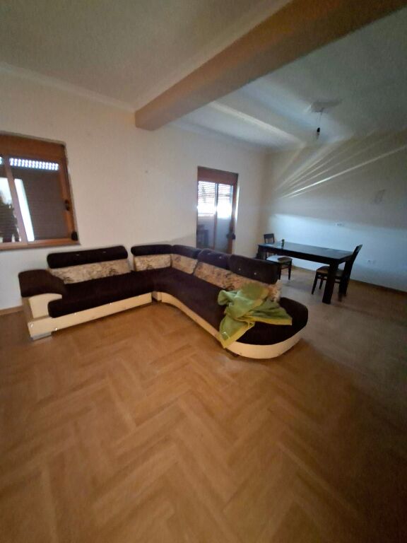APARTAMENT 3+1+2 ME QIRA KODRA E PRIFTIT